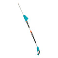 Gardena Akku-Teleskop-Heckenschere THS 42/18V P4A Ready-to-Use Set: Teleskopgriff, Reichweite bis 3 m, 42 cm Messer, Abwinkelbarer Kopf, Kabellos (14732-20)