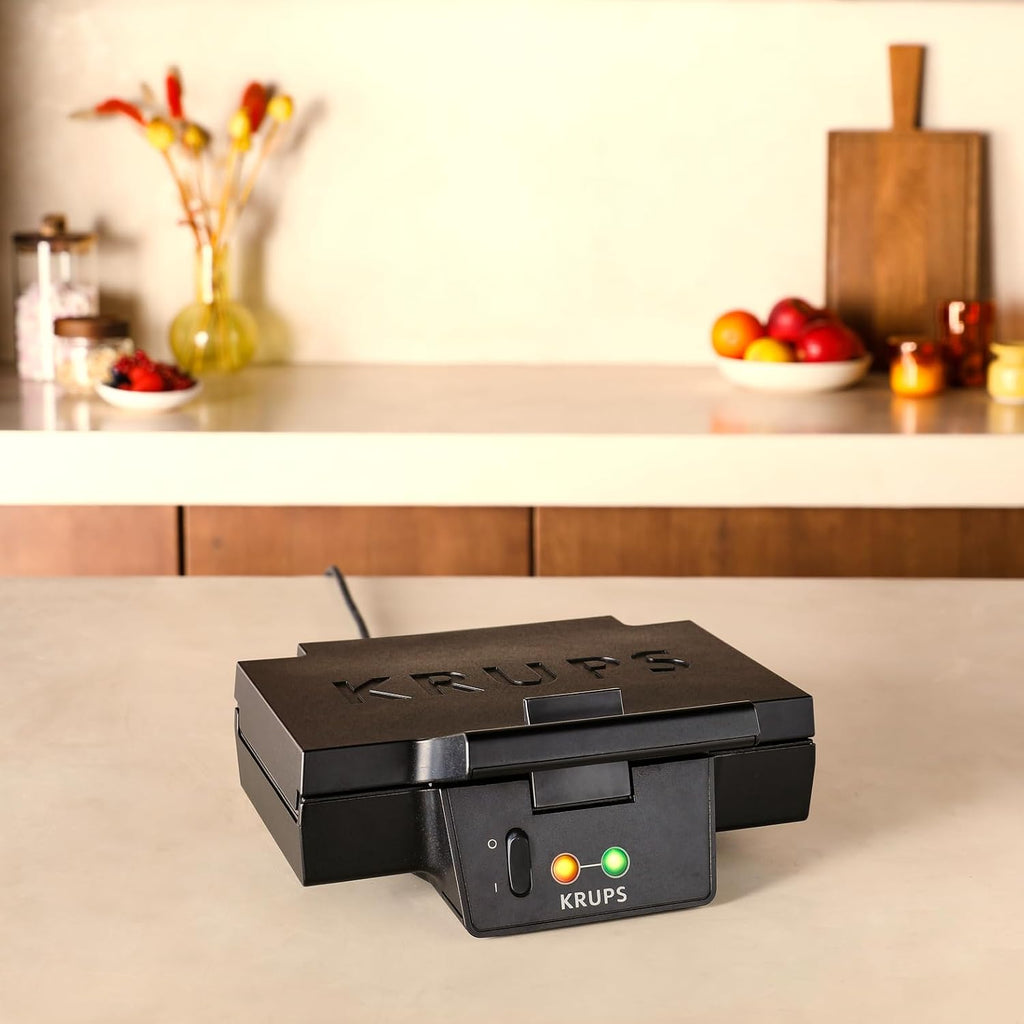 KRUPS FDK461 Sandwichmaker – Dreiecks-Sandwichtoasts, Keramik-Antihaftplatten, 850W, extra tiefe Form für leckere Gourmet-Sandwiches, schnelles Erhitzen, platzsparend, Standard, schwarz