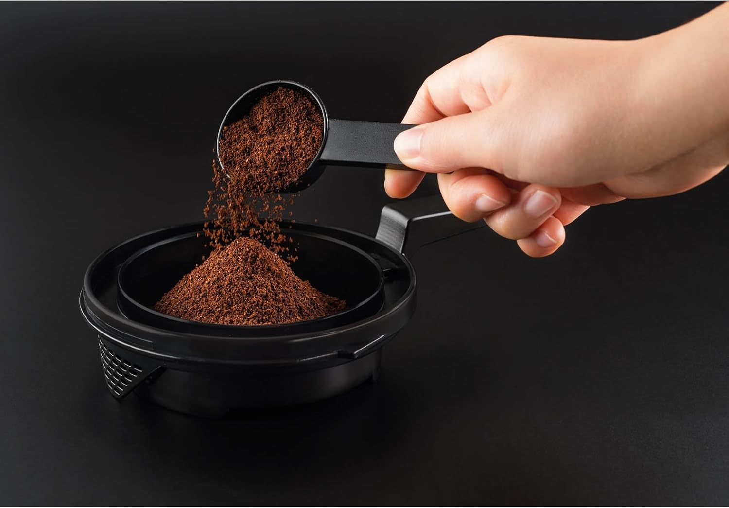 Krups Filterkaffeemaschine T8, 850 Watt, Kaffeemaschine mit automatische Abschaltung, 8-12 Tassen, 1l Wasserbehälter, beleuchteter Ein- Ausschalter, weiß, KM4682