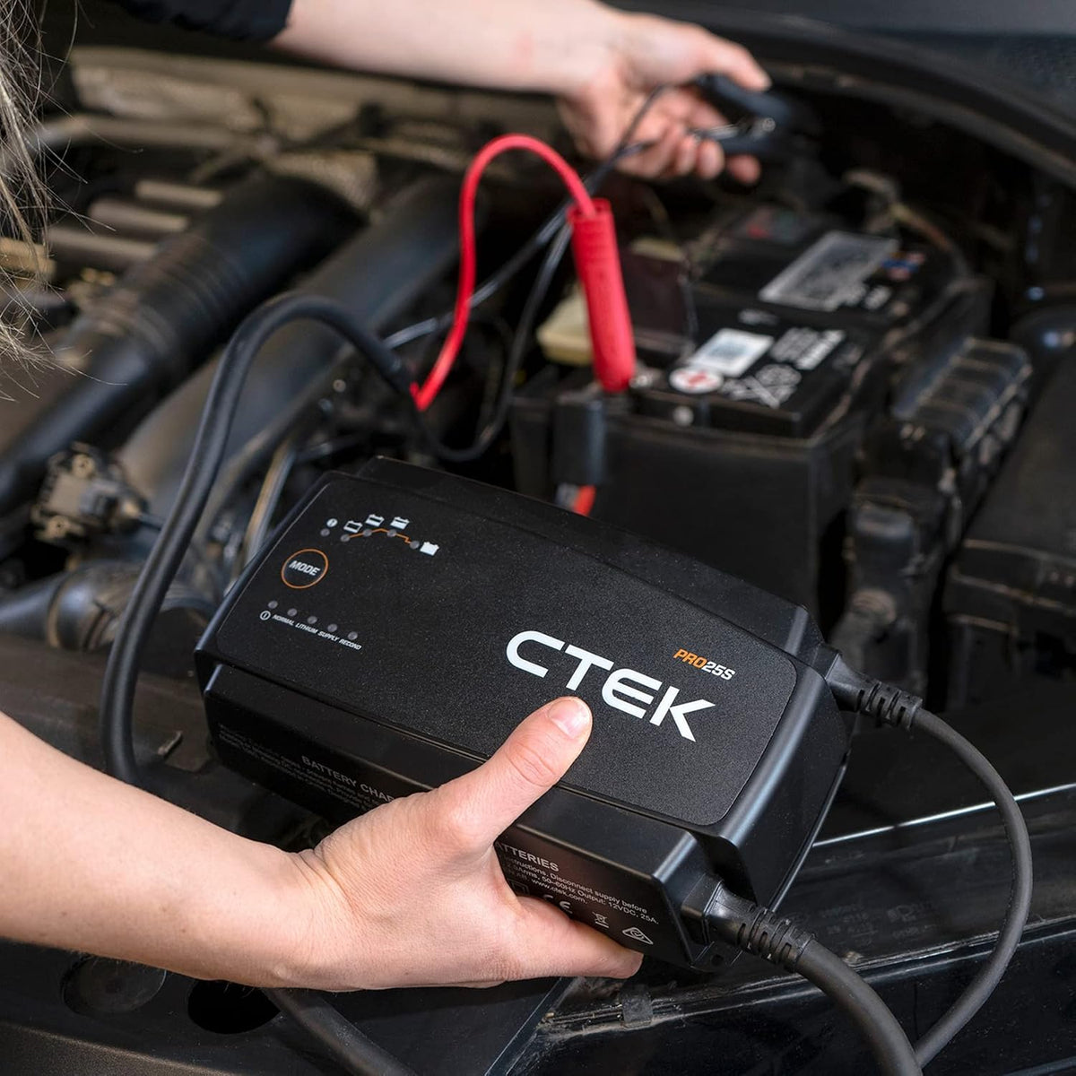 CTEK PRO25S, 25A, Batterieladegerät 12V Und Stromversorgung, Batteriepfleger, Ladegerät LiFePO4, Lithium Ionen Ladegerät Auto Und LKW Mit Rekonditionierungsmodus Und Entsulfatierungsprogramm