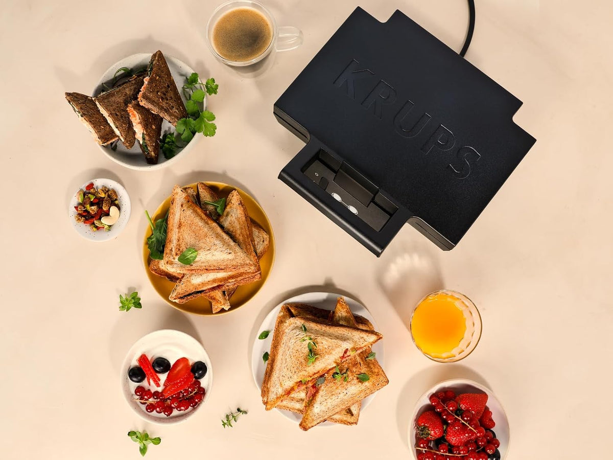KRUPS FDK461 Sandwichmaker – Dreiecks-Sandwichtoasts, Keramik-Antihaftplatten, 850W, extra tiefe Form für leckere Gourmet-Sandwiches, schnelles Erhitzen, platzsparend, Standard, schwarz