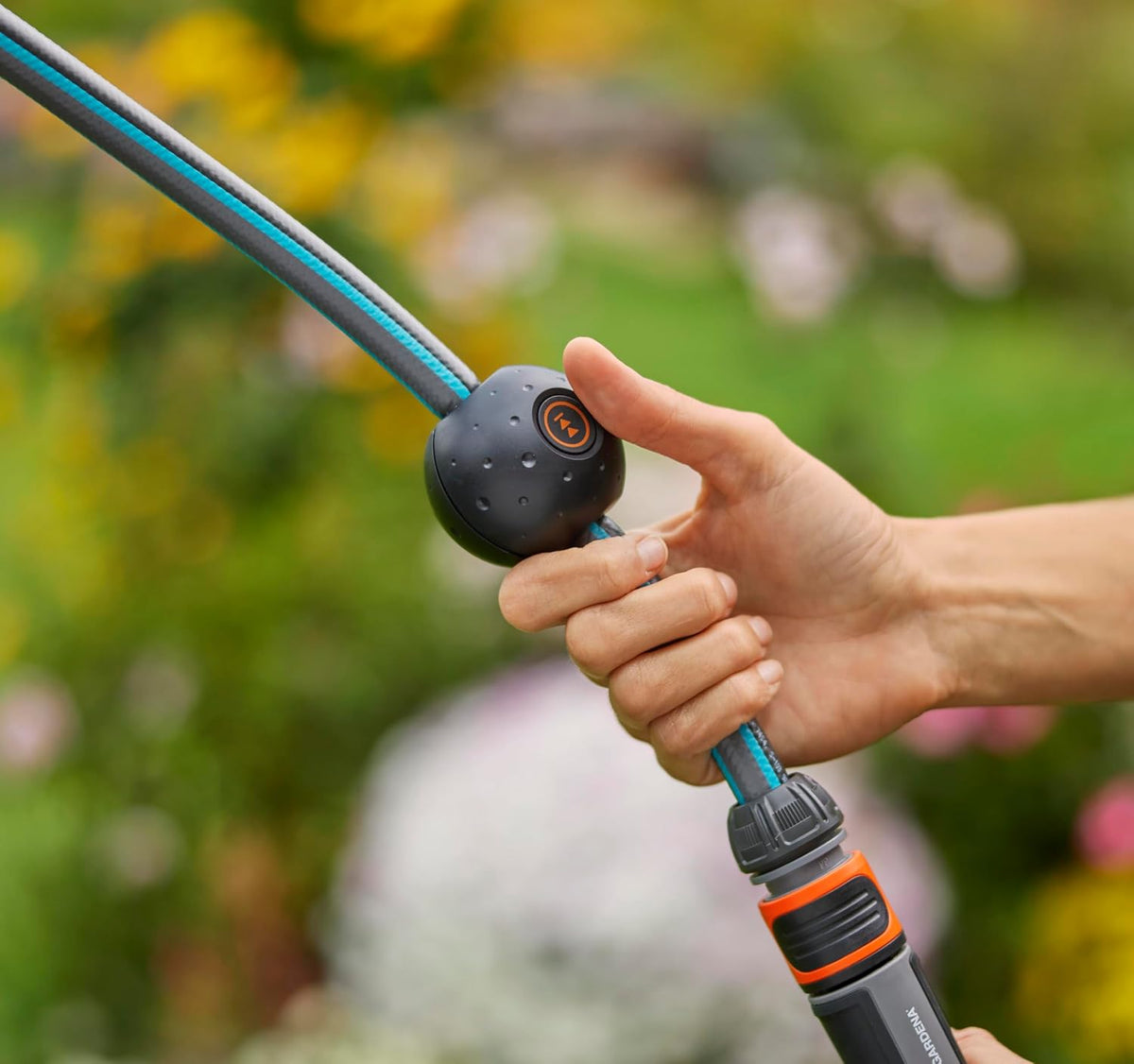 Gardena Akku-Wand-Schlauchbox PowerRoll XXL solo: Automatischer Schlauchaufroller mit 40 m Gartenschlauch, Schlauchführung und RollControll, akkubetrieben, UV- und frostbeständig (18647-55)