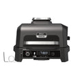 Ninja Woodfire Elektrogrill, Camping-Grill mit Smoker-& Heißluftfritteuse, 7-in-1-Outdoor Grill, räuchern, braten, backen, wetterfest, antihaftbeschichtet, tragbar, Grau/Schwarz OG701EU