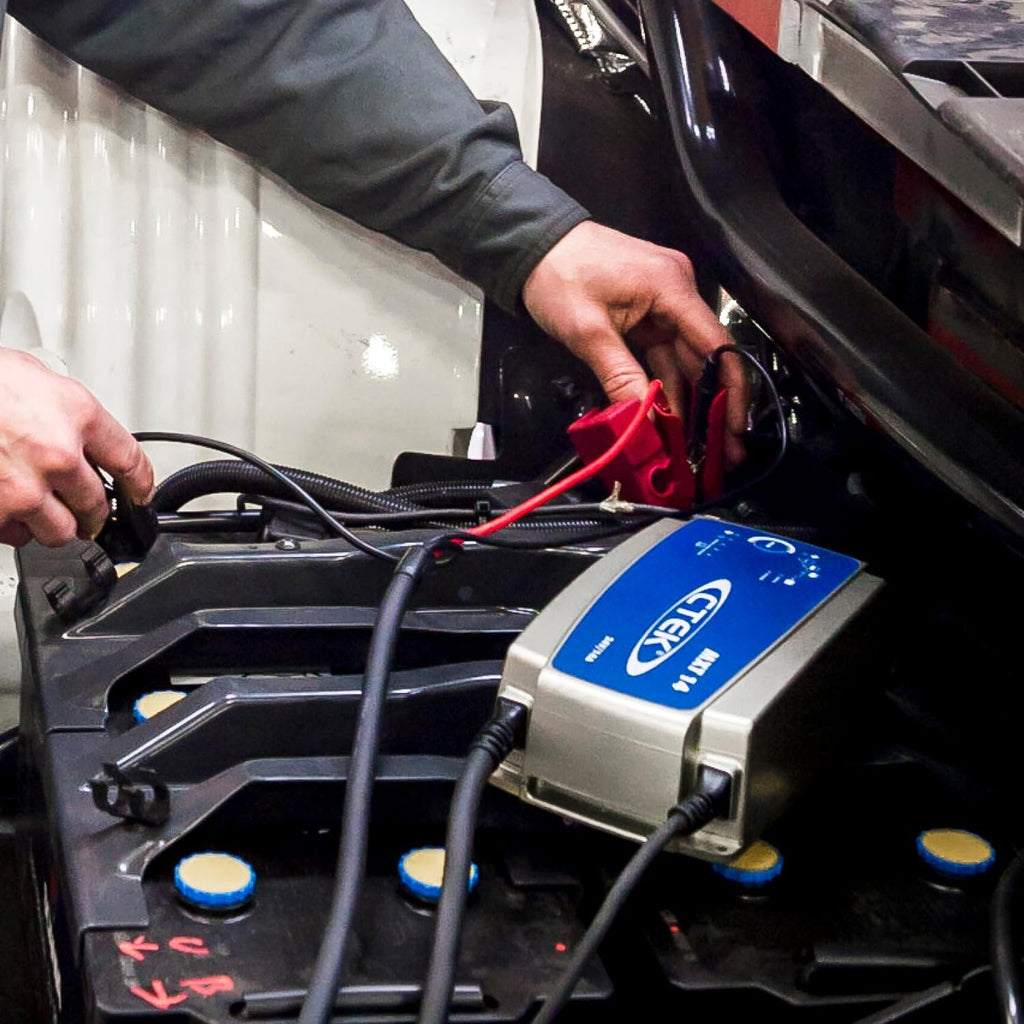 CTEK MXT 14 Professionelles Batterieladegerät 24V und Stromversorgung, Ladegerät für Nutzfahrzeuge, Busse, Werkstätten und LKWs, Rekonditionierung und AGM-Modus mit integriertem Temperatursensor