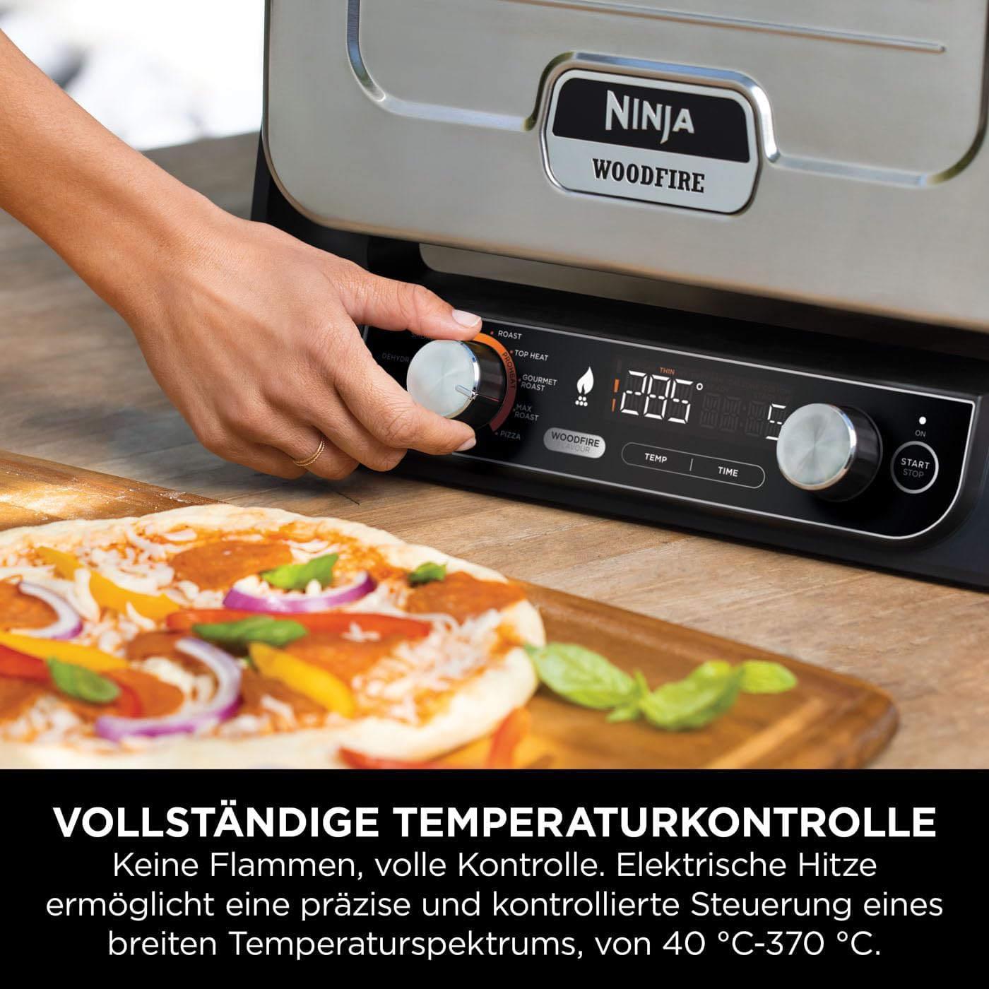 Ninja Woodfire Outdoor-Ofen, 8-in-1-Pizza- Ofen, BBQ-Smoker mit Bratrost