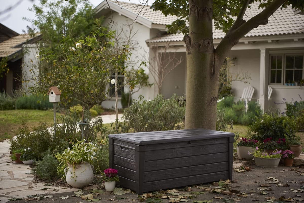 Keter Brightwood Gartenbox 455L - Aufbewahrungsbox mit Sitzfunktion für 2 Personen - Wetterbeständige Terrassenbox in Holzoptik Grau