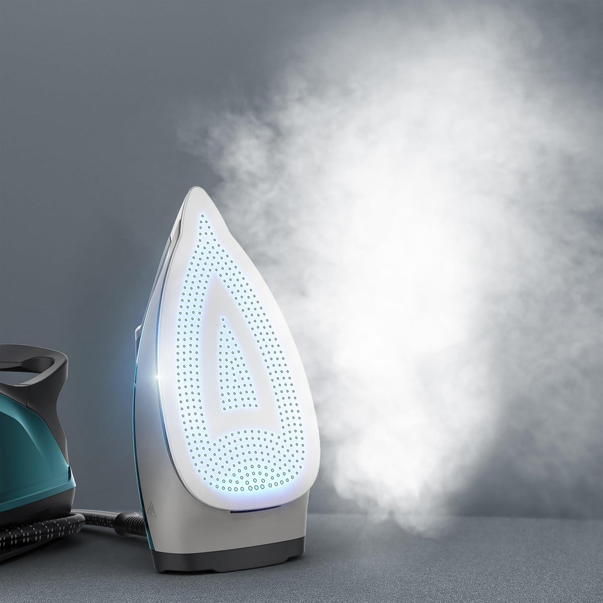 Rowenta Compact Steam Pro Dampfbügelstation, 6,2 Bar Hochdruckdampf, 310 G/Min Dampfstoß, 1,1 l Wassertank, kompaktes Design, effizienter Kalkkollektor, Kunststoff, X-Large, Blau/Schwarz, DG7621