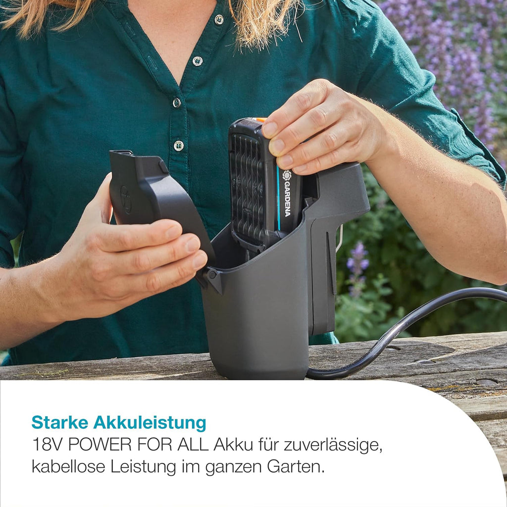Gardena Akku-Regenfasspumpe 2000/2 18V P4A Ready-To-Use Set: Hohe Fördermenge und Druck, Verstellbare Leistungsstufen, Trockenlaufsicherung, Teleskoprohr, Kabellos (14602-20)
