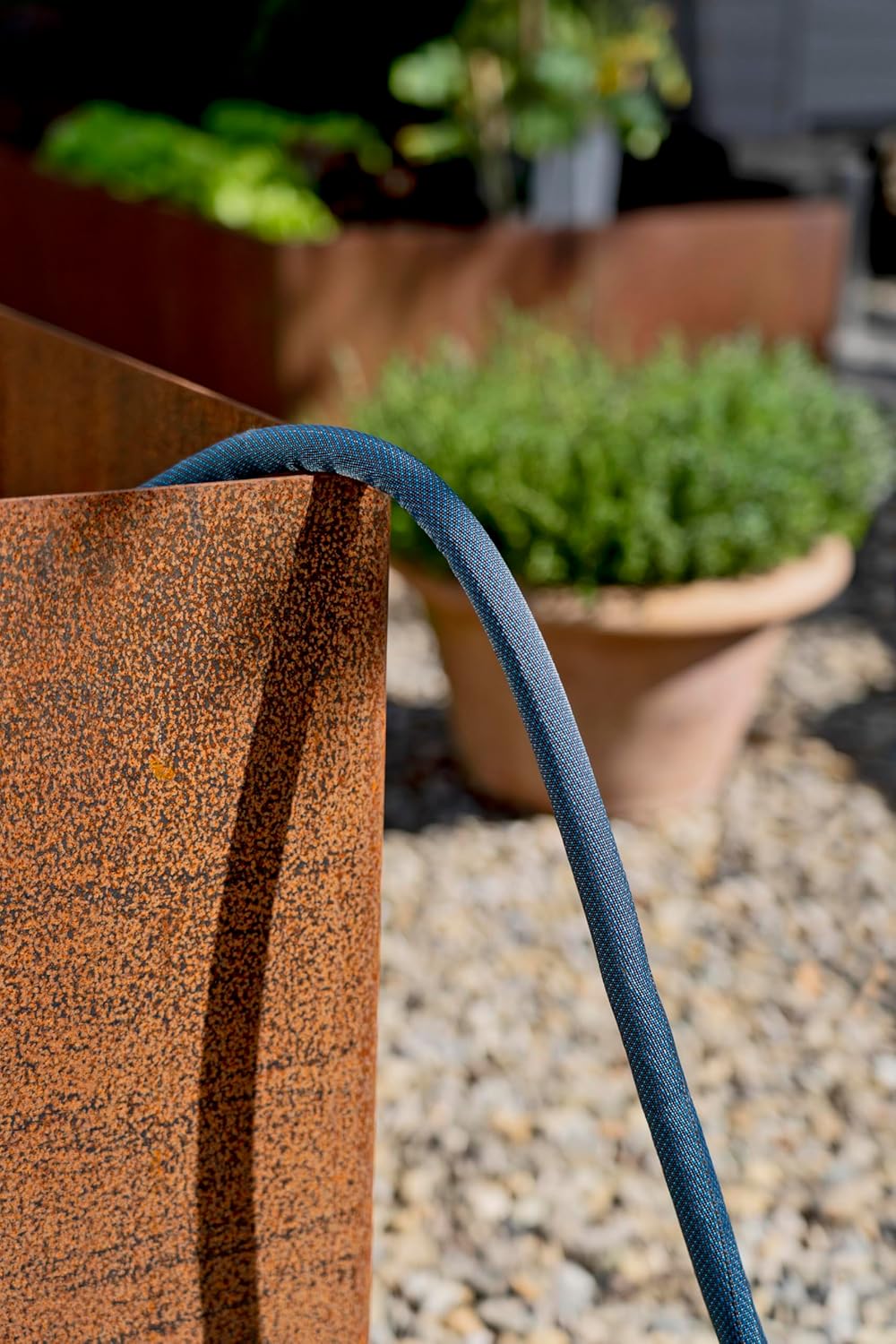 Gardena Liano Xtreme 1/2 Zoll, 15m Set + Tasche: Extrem robuster Gartenschlauch aus Textilgewebe mit Tasche, mit PVC-Innenschlauch, leichtgewichtig, wetterbeständig (18468-20)