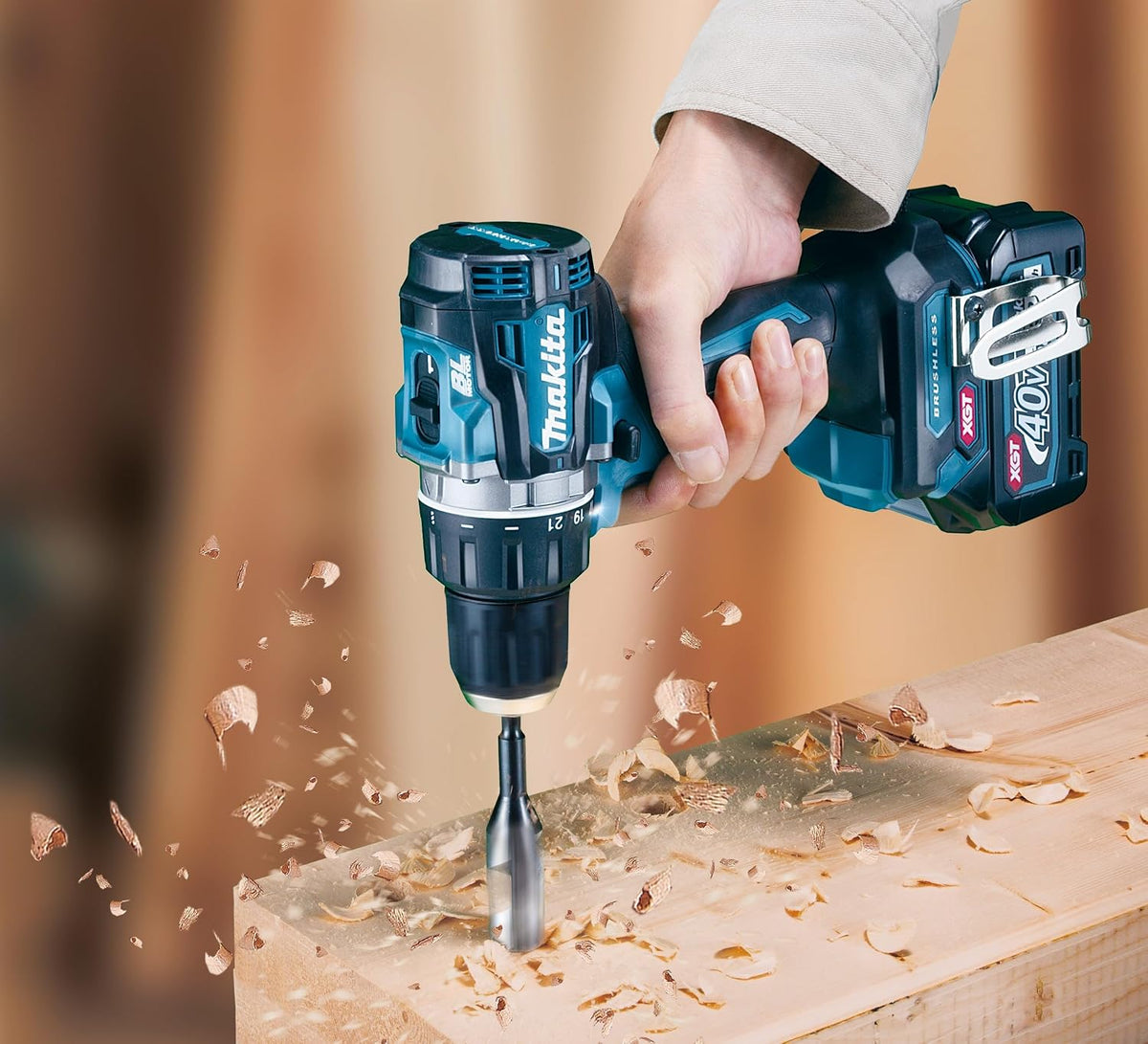 Makita DF002GA202 Akku-Bohrschrauber 40V max. / 2,0 Ah, 2 Akkus + Ladegerät im MAKPAC, Petrol