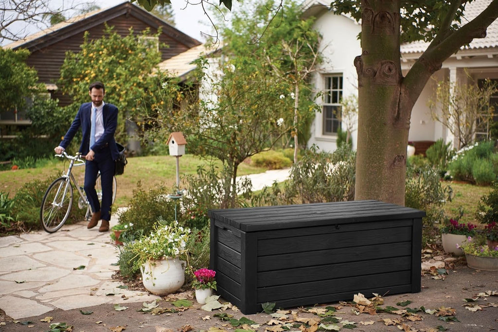 Keter Eastwood Auflagenbox mit 570 Liter Volumen, Wetterfest und Wasserdicht, Sitzgelegenheit, Anthrazit, 72,4 x 155 x 64,4 cm, Kissenbox, Gartenbox