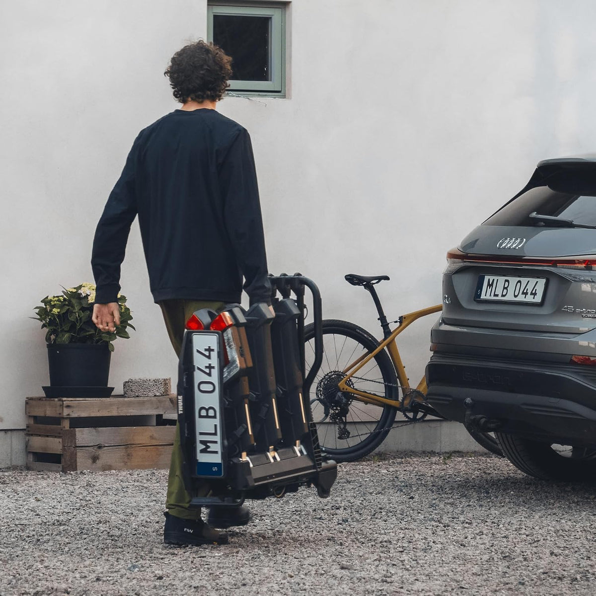 Thule Easyfold 3 Plattformfahrradträger Für Die Anhängerkupplung Black, 2(3) Bikes