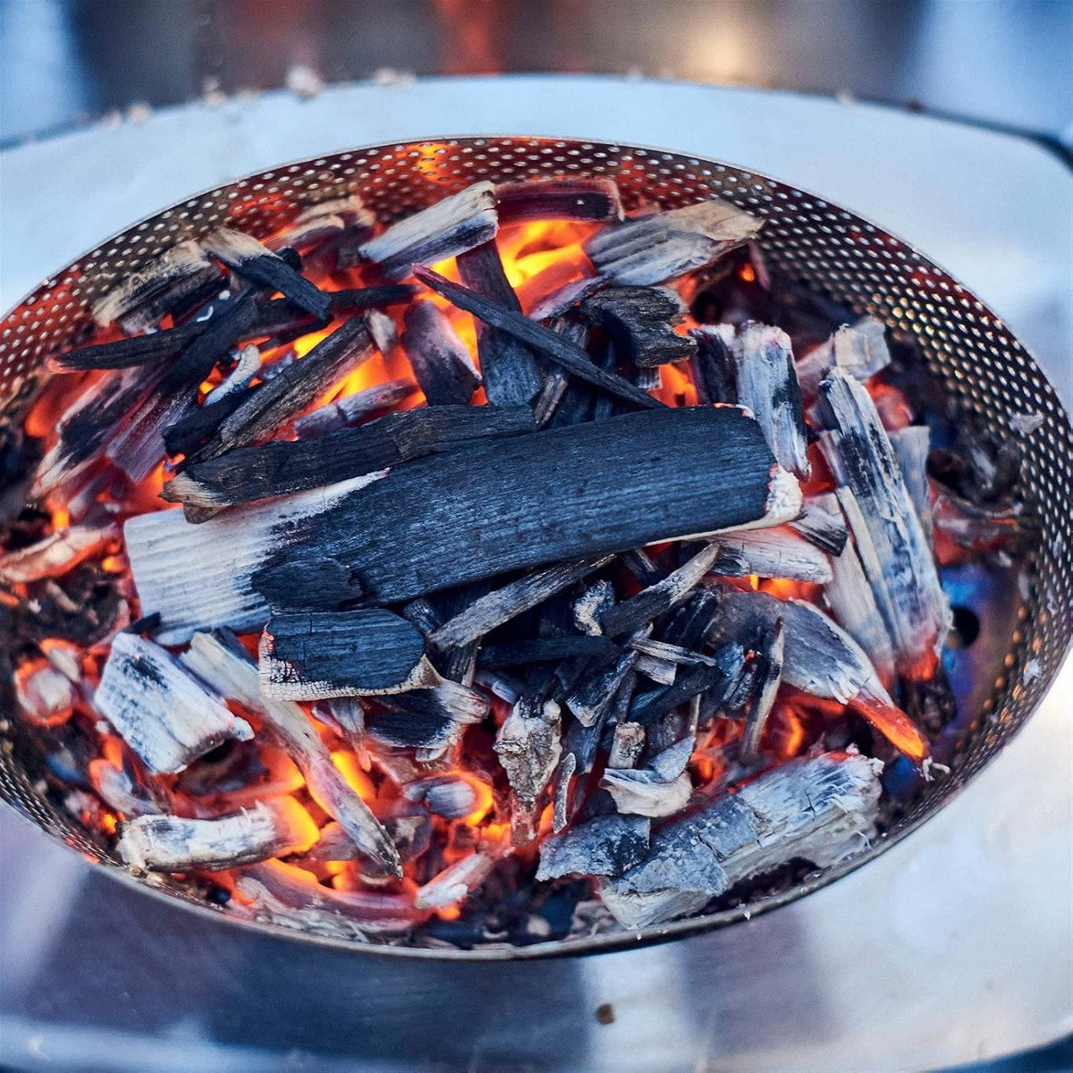 Enders® 1380 Aurora Mirror raucharmer Tischgrill, mit Guss-Rost, Holzkohlegrill, klein, Balkon, Picknick, Camping-Grill, rauchfreier Tischgrill, mit Belüftung, matt silver
