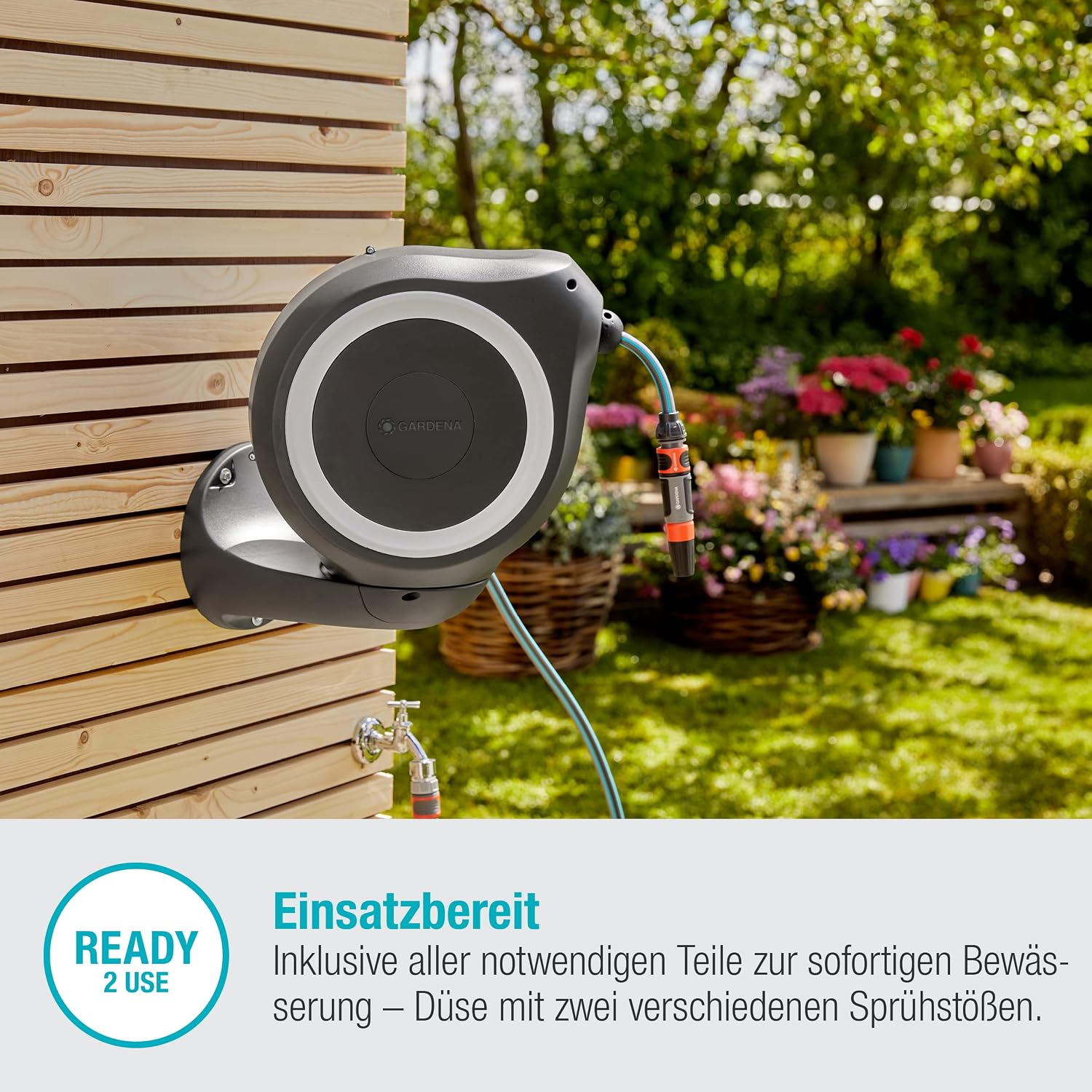 Gardena Wand-Schlauchbox RollUp S (weiß) 15 m: Flexible Bewässerung für kleine Gärten, schwenkbare Trommel, mit Wandhalterung, Systemteilen und Spritze, inkl. 15 m Gardena Schlauch (18602-20)