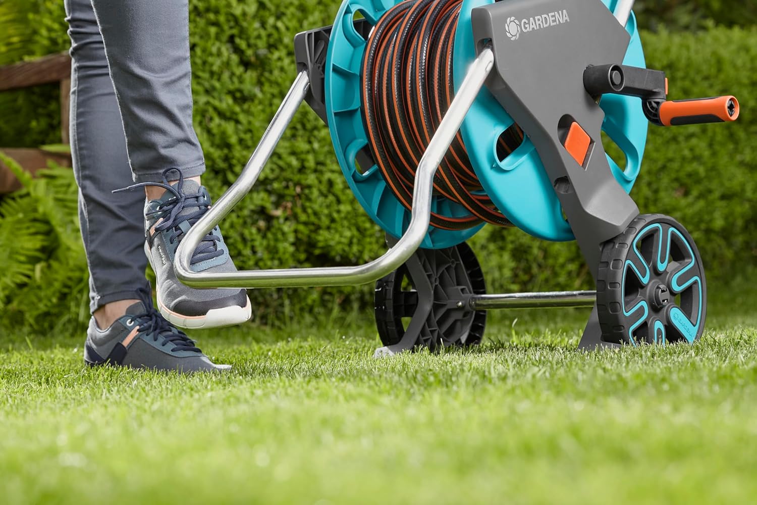Gardena CleverRoll M Easy Set: Schlauchwagen mit bis zu 60 m Kapazität, besonders standfest, mit komfortabler Schlauchführung in robustem Metallrahmen, Nachtropfstopp (18517-20)