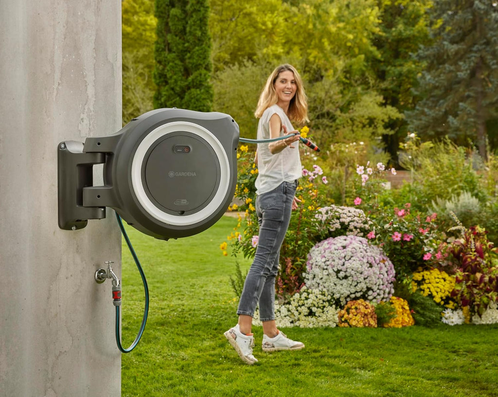 Gardena Akku-Wand-Schlauchbox PowerRoll XXL solo: Automatischer Schlauchaufroller mit 40 m Gartenschlauch, Schlauchführung und RollControll, akkubetrieben, UV- und frostbeständig (18647-55)