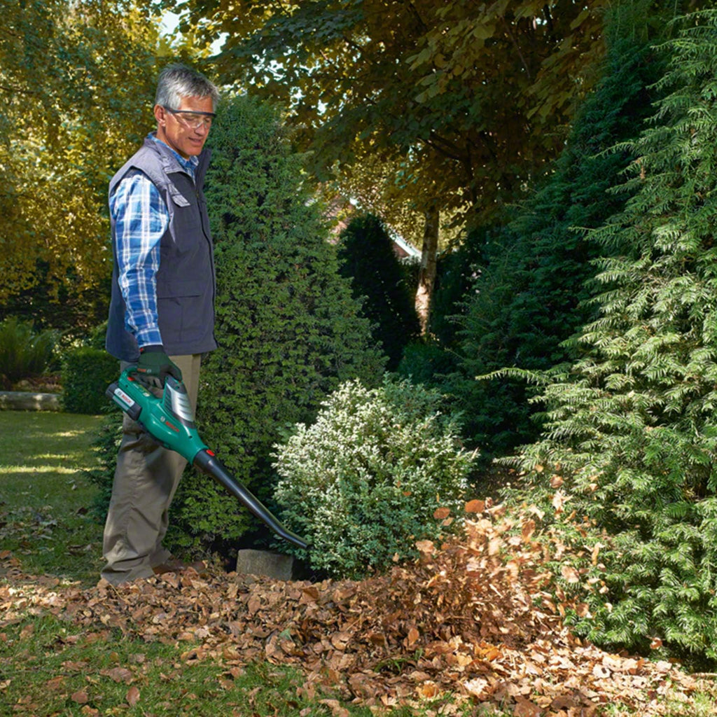 Bosch Home and Garden Bosch Akku Laubbläser ALB 36 LI (Akku, Ladegerät, Karton, Luftgeschwindigkeit: 180-260 km/h, 36 Volt System, 2,0 Ah), Schwarz, Grün, Silber