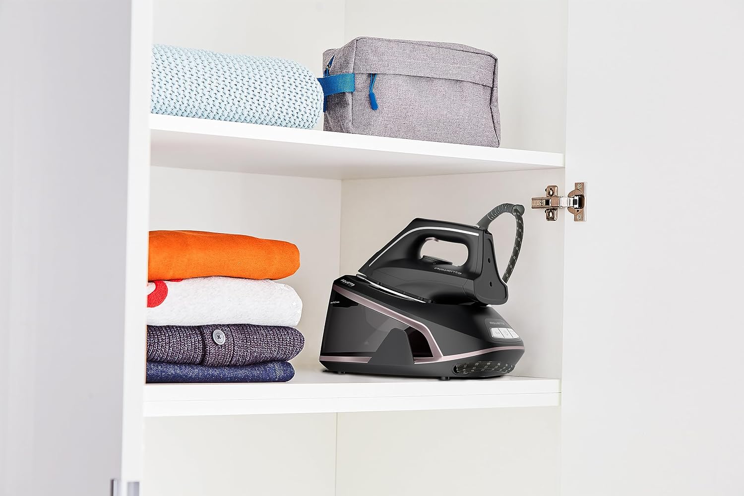 Rowenta VR5120 Easy Steam Dampfbügelstation, 2400 Watt, 110 g/Min. variabler Dampf, 210 g/Min. extra Dampfstoß, schnellaufheizend, 1,4 L Wassertank, Antikalk-System, Eco-Modus, Zimt/Schwarz