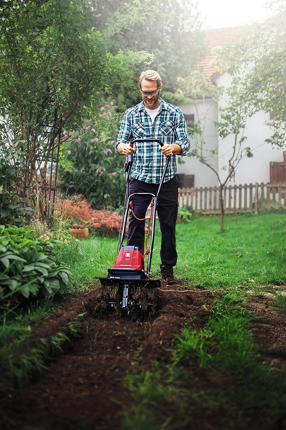 Einhell Elektro-Bodenhacke GC-RT 1440 M (1400 W, 40 cm Arbeitsbreite, 200 mm Arbeitstiefe, Reihenschlussmotor, Überlastkupplung, klappbarer Führungsholm)