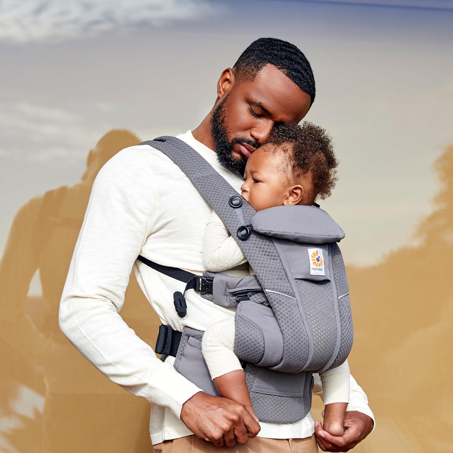 Ergobaby Omni Breeze Babytrage für Neugeborene ab Geburt bis 20kg, 4 Positionen SoftFlex Mesh Ergonomische Babybauchtrage Rückentrage Baby-Tragetasche, Graphite Grey