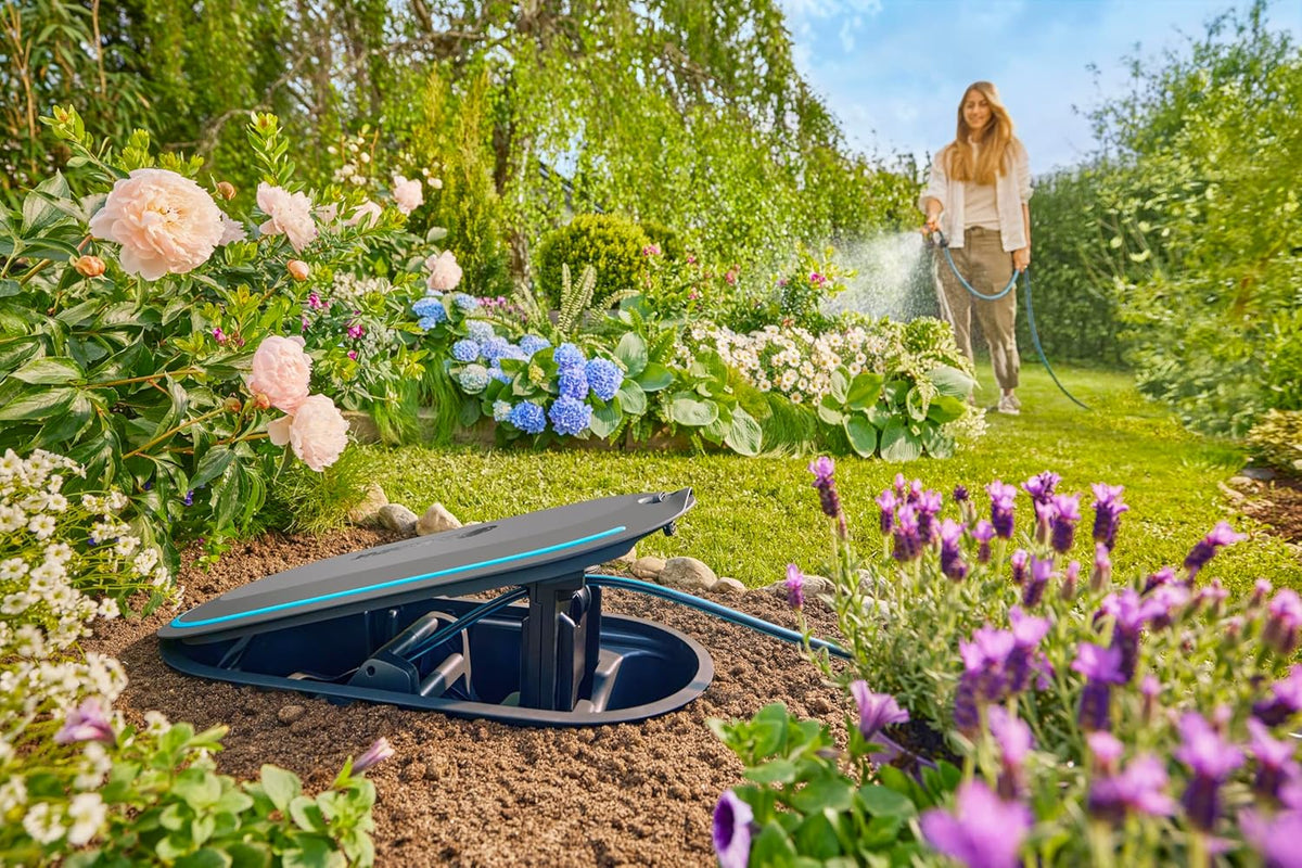 Gardena Undercover Schlauchbox RollUp M, 20 m Schlauch, diskrete unterirdische Installation, automatische Aufrollfunktion, wetterfest, flexible Anschlussmöglichkeiten (18650-20)