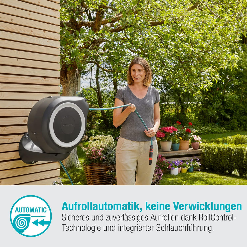 Gardena Wand-Schlauchbox RollUp S (weiß) 15 m: Flexible Bewässerung für kleine Gärten, schwenkbare Trommel, mit Wandhalterung, Systemteilen und Spritze, inkl. 15 m Gardena Schlauch (18602-20)