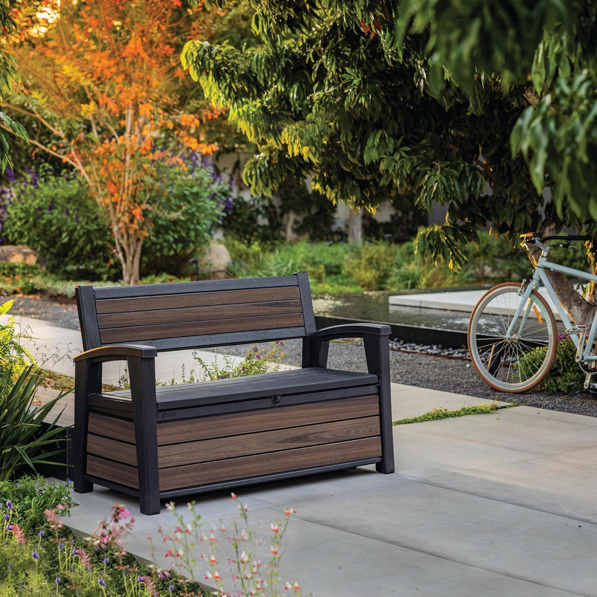 Keter Signature Gartenbank 130x60x85 cm, wetterfeste Aufbewahrungsbank mit 227 Liter Stauraum, Holzdesign Rosewood, 2-Sitzer Sitzgelegenheit, Palisander