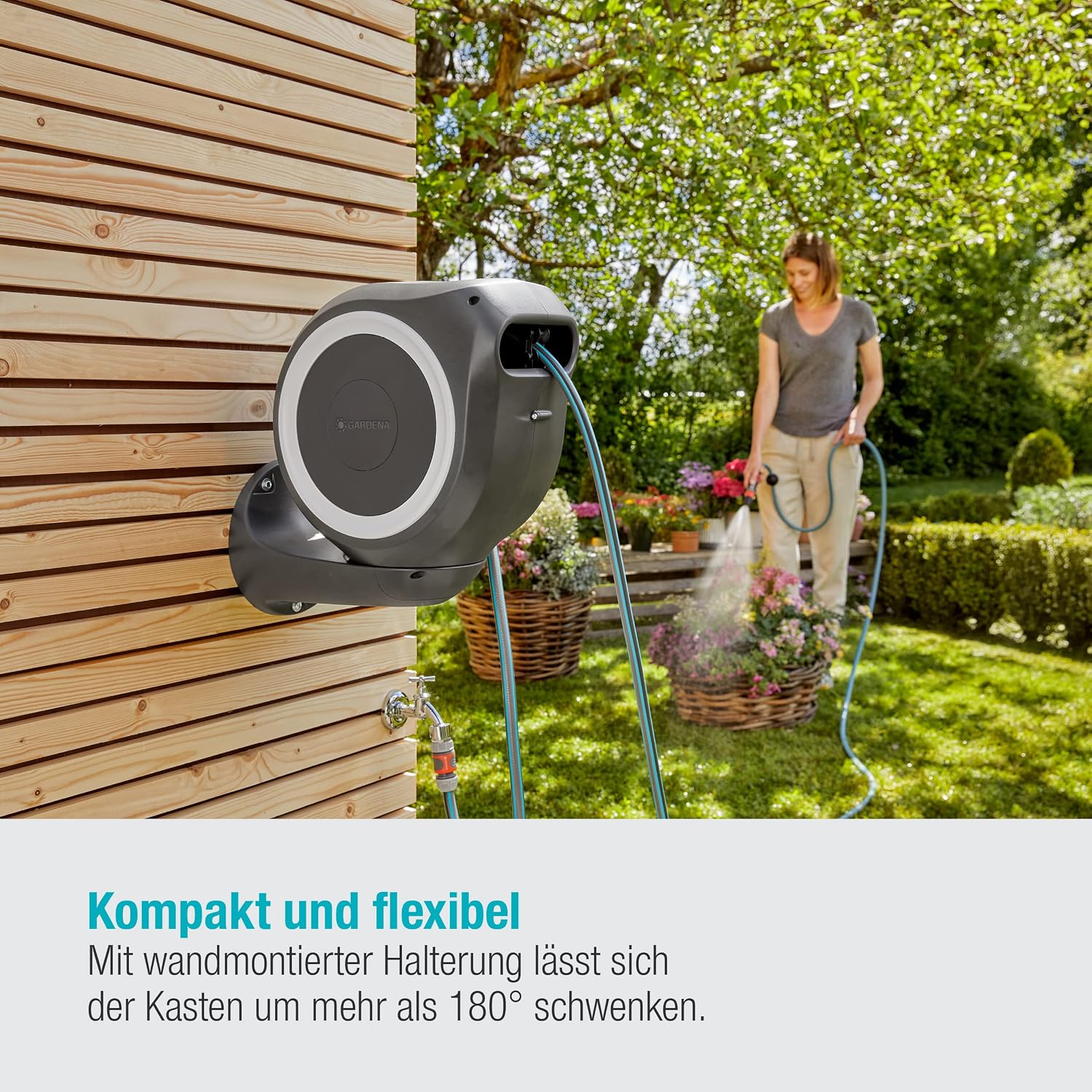 Gardena Wand-Schlauchbox RollUp S (weiß) 15 m: Flexible Bewässerung für kleine Gärten, schwenkbare Trommel, mit Wandhalterung, Systemteilen und Spritze, inkl. 15 m Gardena Schlauch (18602-20)