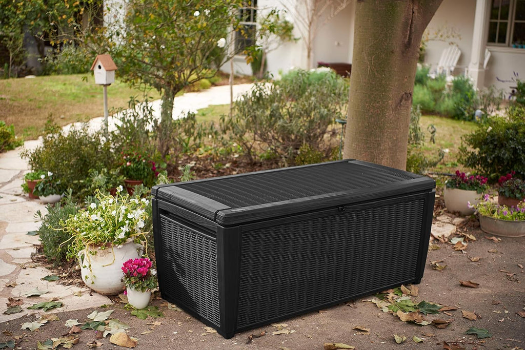 Keter Sumatra Auflagenbox, Kissenbox für draußen, 511 L, wetterfest, Deckel mit Gasdruckfeder, Außenmaße:145x73x64 cm, Sitzgelegenheit für 2 Personen Graphit
