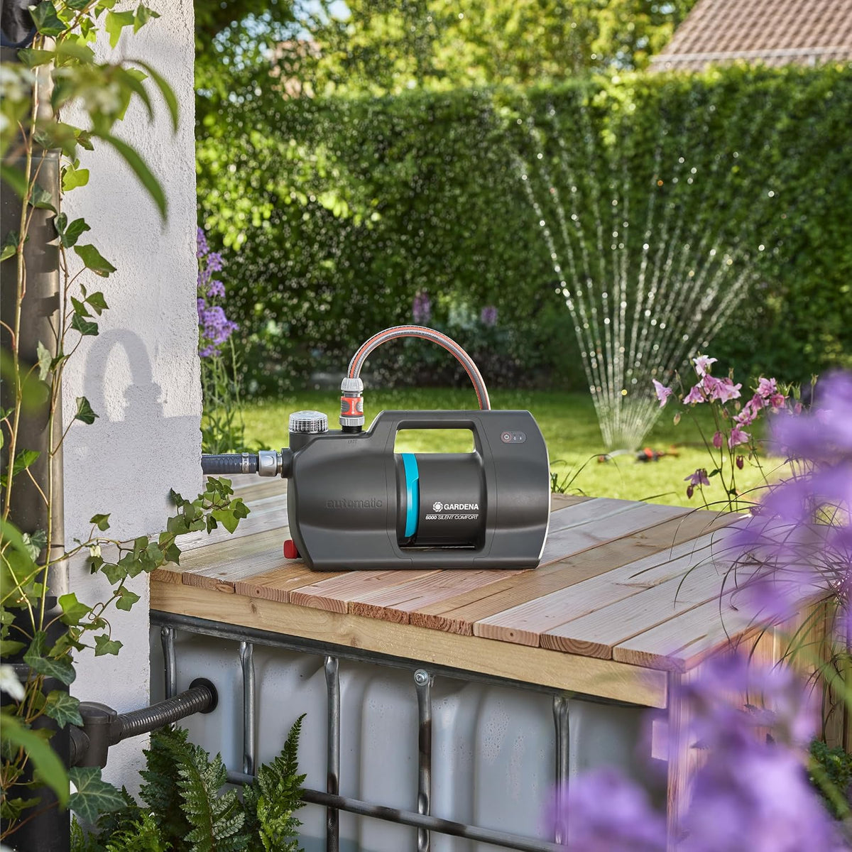 Gardena Haus- & Gartenautomat 5000 SilentComfort Pumpen: App-Steuerung*, 36% weniger Stromverbrauch**, Silent Technologie, Regen- und UV-geschütztes Gehäuse (09072-20)