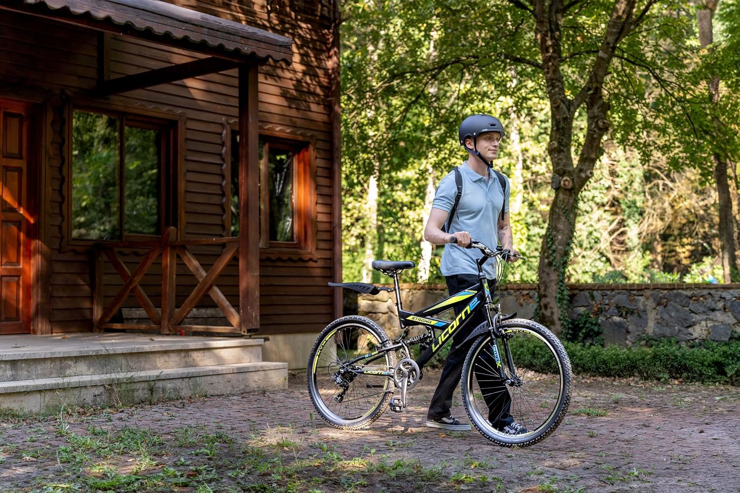 Licorne Bike Premium Strong V Mountainbike in 24 und 26 Zoll - Fahrrad für Jungen, Mädchen, Damen und Herren - 21 Gang-Schaltung - Vollfederung