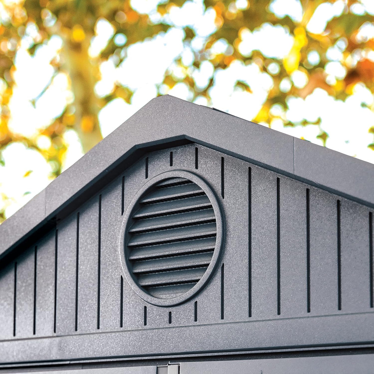 Keter Gerätehaus Darwin 6x8, Grau, Außenmaße 190x244x221cm, wartungsfrei, wetterfest, wasserdicht, mit Unterboden