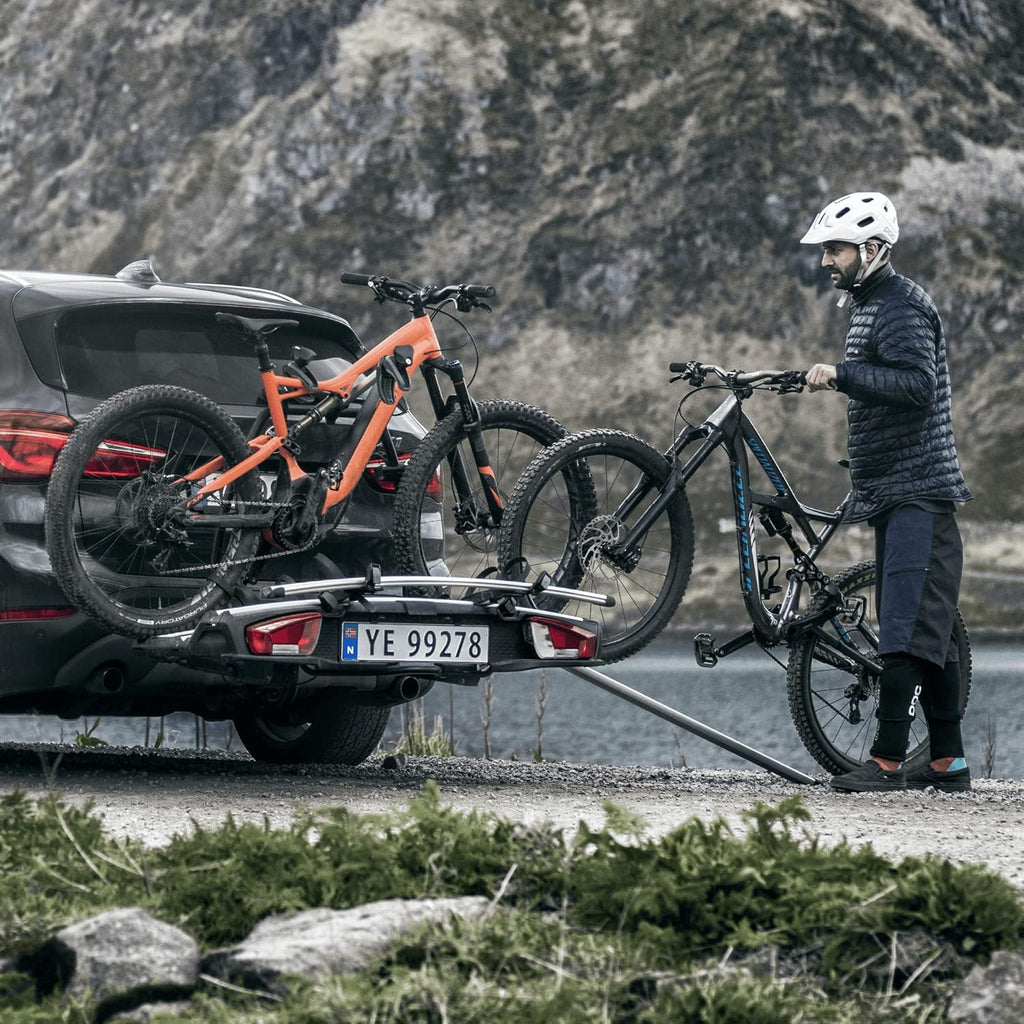 Thule VeloSpace XT Fahrradträger, Fahrradträger Anhängerkupplung Black/Aluminum, 3(4) Bikes