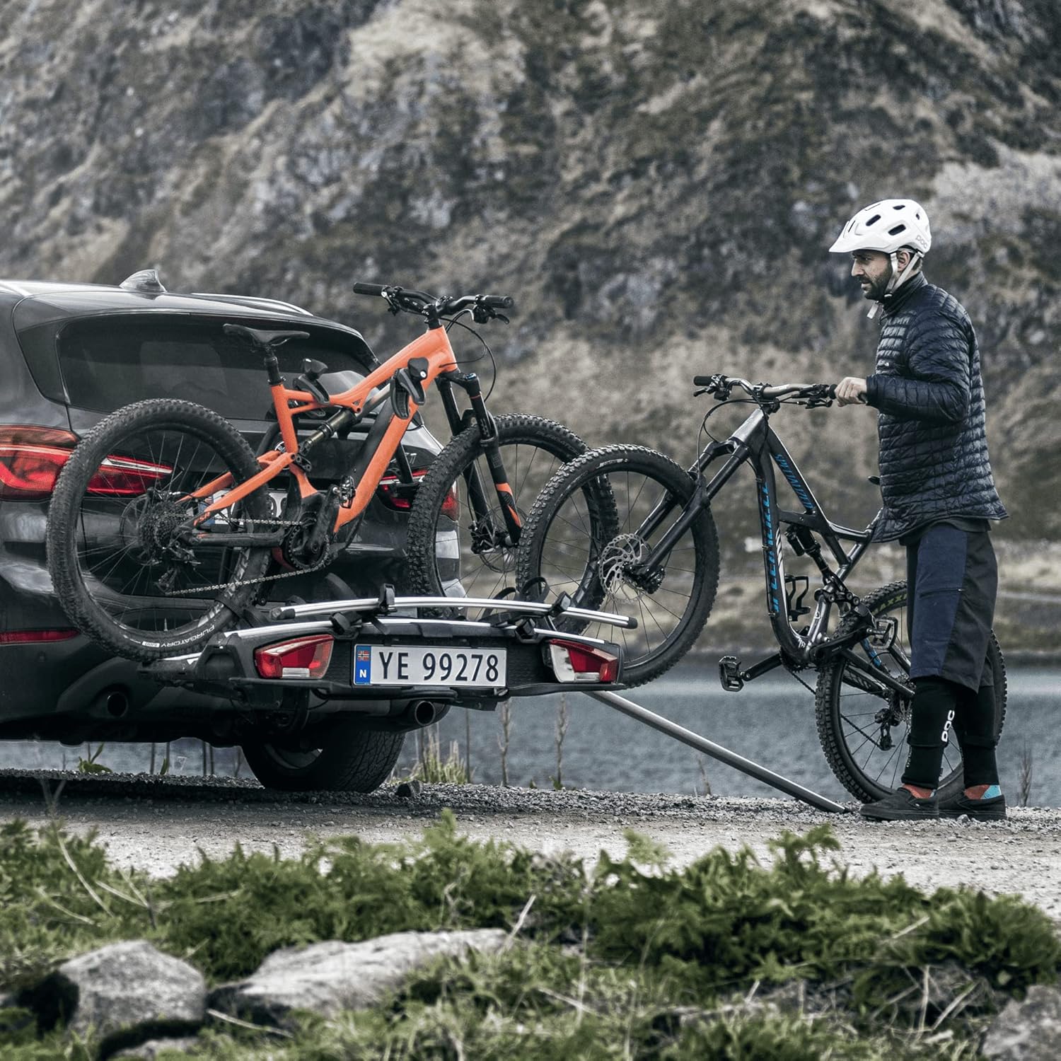 Thule VeloSpace XT Fahrradträger, Fahrradträger Anhängerkupplung Black/Aluminum, 2(3) Bikes