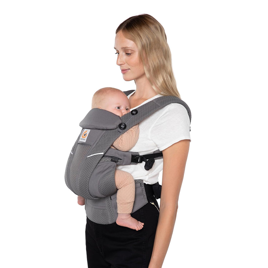 Ergobaby Omni Breeze Babytrage für Neugeborene ab Geburt bis 20kg, 4 Positionen SoftFlex Mesh Ergonomische Babybauchtrage Rückentrage Baby-Tragetasche, Graphite Grey